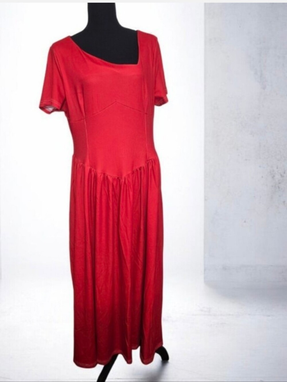 Red Short-Sleeve Maxi Dress - Classic Women’s Style